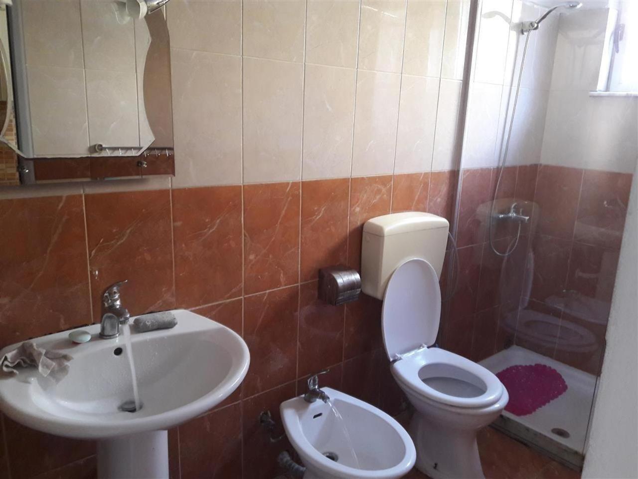 Apartament 21 Dhjetori Tirana